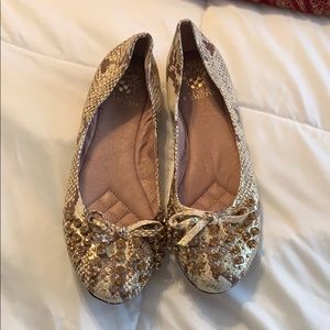Vince Camuto flats